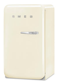 Smeg 4.31 Cu. Ft. Retro Compact Refrigerator - FAB10ULCR3|Réfrigérateur compact Smeg rétro de 4,31 pi3 - FAB10ULCR3