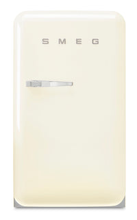 Smeg 4.31 Cu. Ft. Retro Compact Refrigerator - FAB10URCR3|Réfrigérateur compact Smeg rétro de 4,31 pi3 - FAB10URCR3