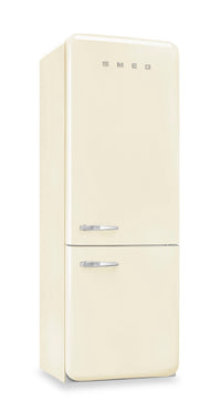 Smeg 18 Cu. Ft. Retro Bottom-Freezer Refrigerator - FAB38URCR|Réfrigérateur Smeg rétro de 18 pi3 à congélateur inférieur - FAB38URCR