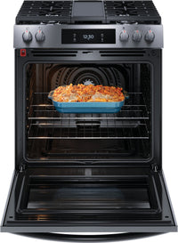 Frigidaire Gallery 6 Cu. Ft. Gas Range With Total Convection and Air Fry - Smudge-Proof® Black Stain… | Cuisinière à gaz Frigidaire Gallery de 6 pi³ avec convection totale et friture à air - acier inoxyda…