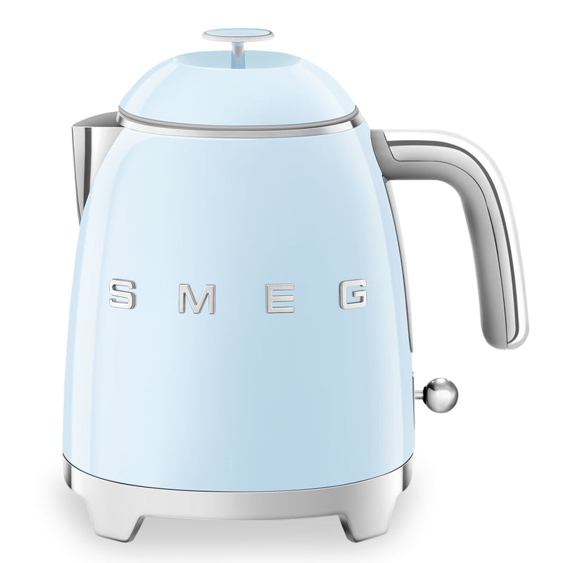 Smeg 0.8 L Mini Cordless Electric Kettle - KLF05PBUS|Mini bouilloire électrique Smeg sans fil de 0,8 l - KLF05PBUS