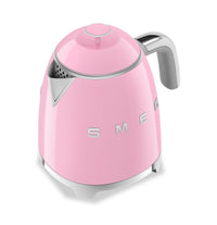 Smeg 0.8 L Mini Cordless Electric Kettle - KLF05PKUS|Mini bouilloire électrique Smeg sans fil de 0,8 l - KLF05PKUS