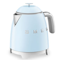 Smeg 0.8 L Mini Cordless Electric Kettle - KLF05PBUS|Mini bouilloire électrique Smeg sans fil de 0,8 l - KLF05PBUS